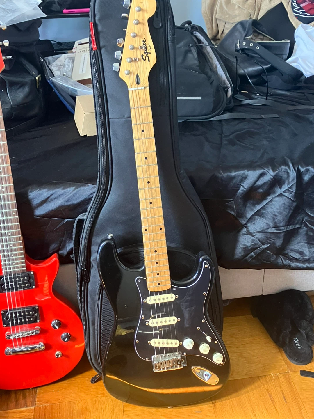 Squier Stratocaster Electric Guitar - Black - photo 4