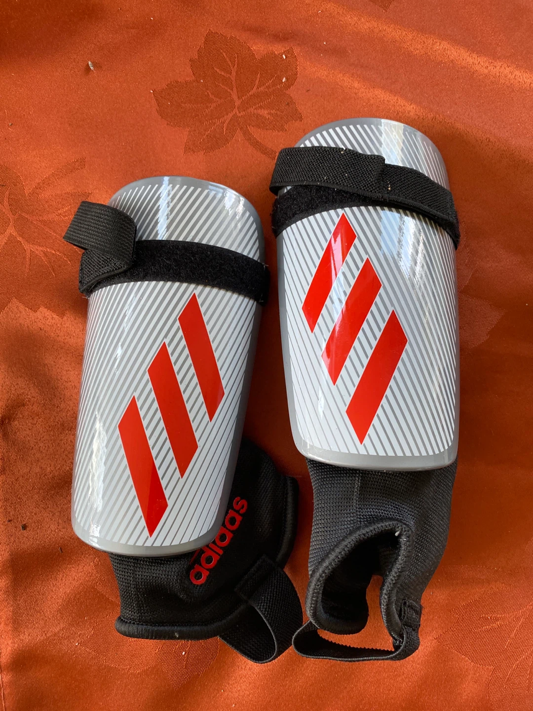 Adidas Shin Guards Size S PreSchooler ❤️