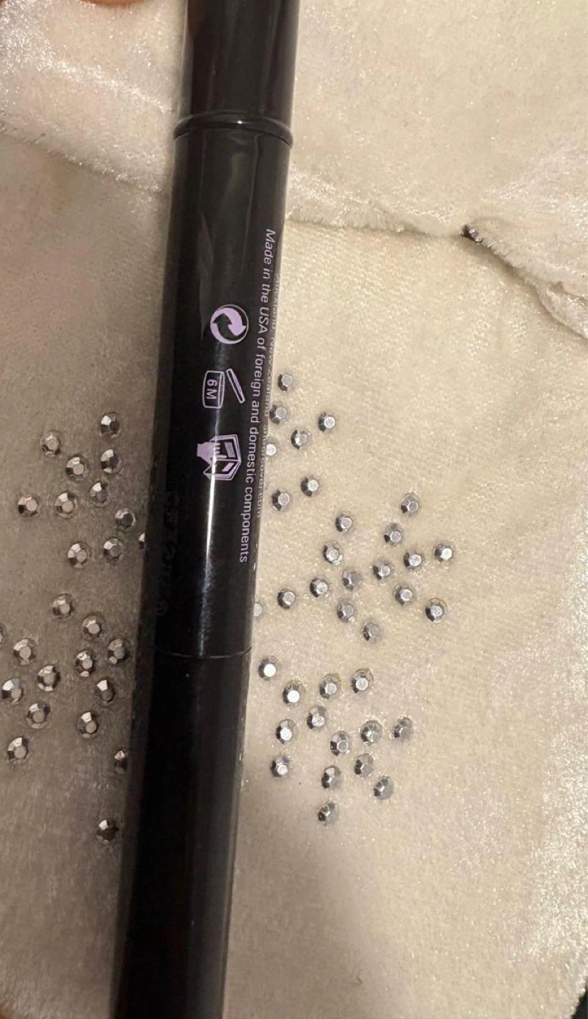 🌱Revlon ColorStay Liquid Eye Pen