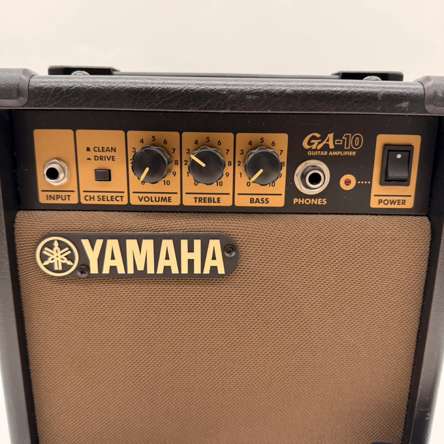 Yamaha GA-10 Guitar Amp + Tuner YT-120 - photo 2