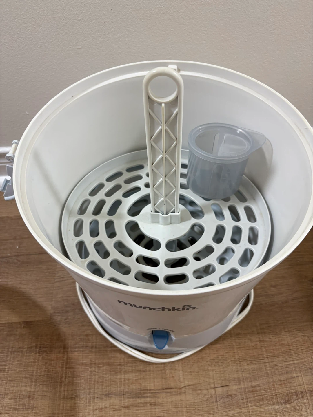 Munchkin Electric Steam Baby Bottle Sterilizer - photo 3