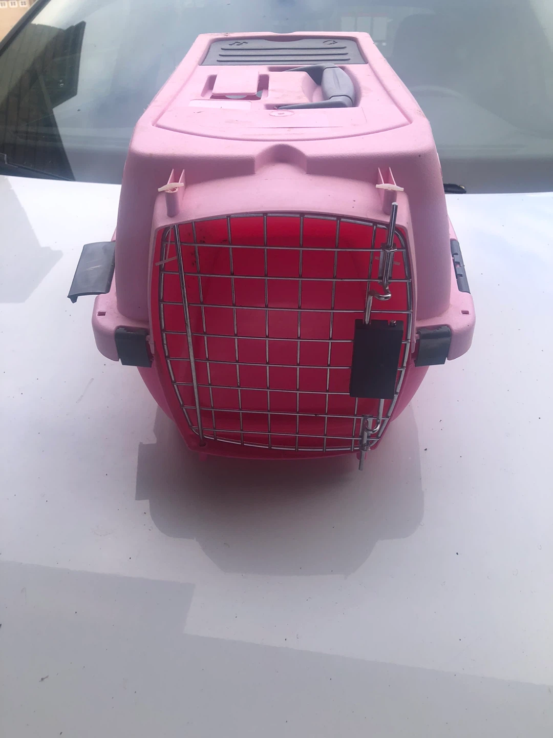 Dog cage / pink