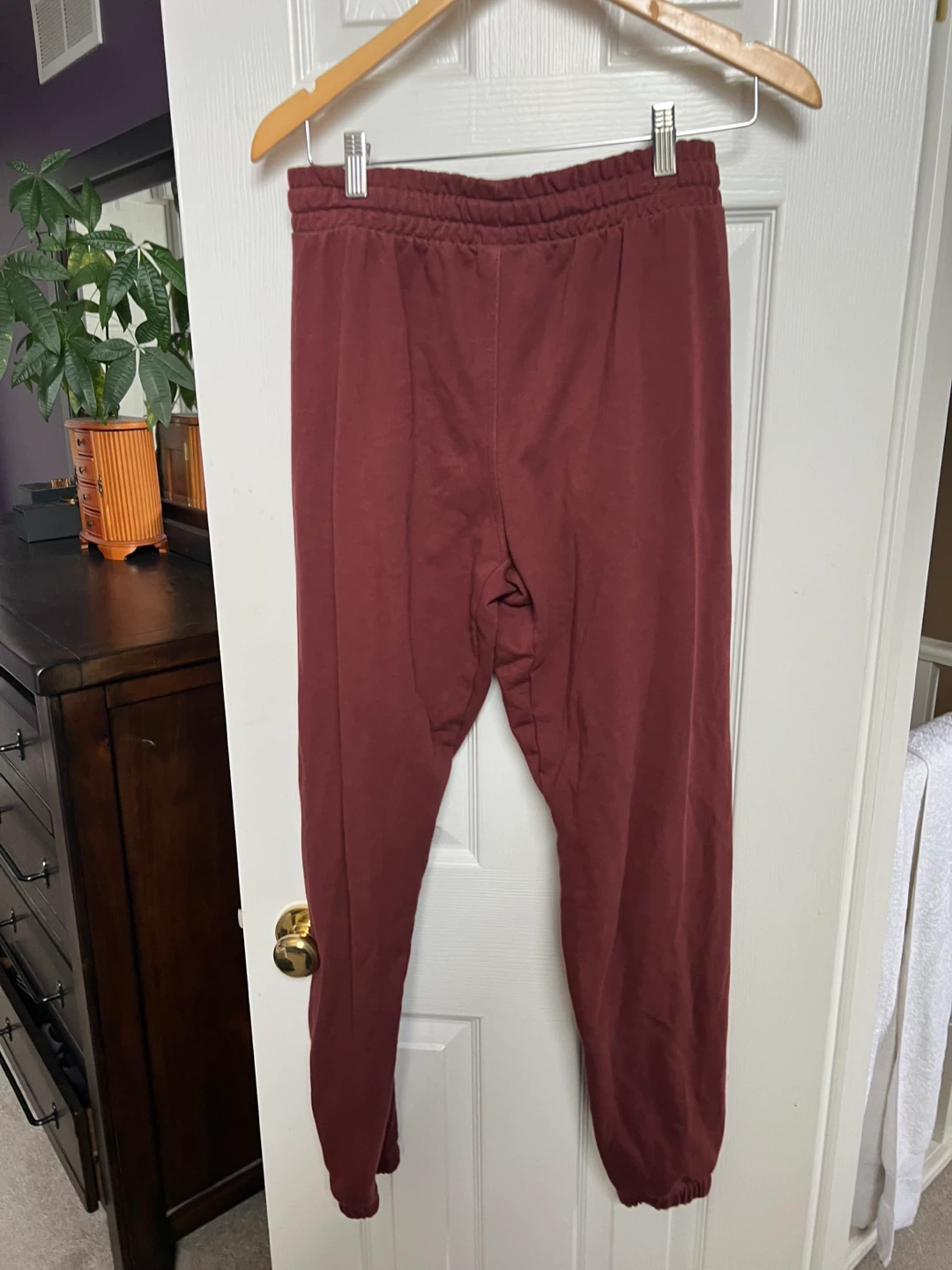Woman’s Gymshark Maroon Sweatpants Size S - photo 3