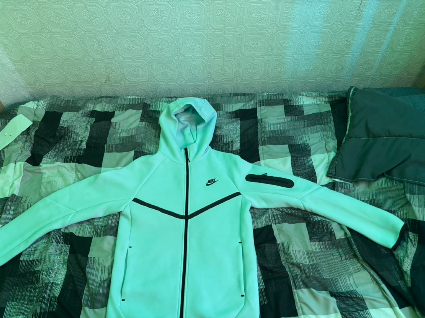 Nike Tech Fleece Hoodie - XS - Mint Green