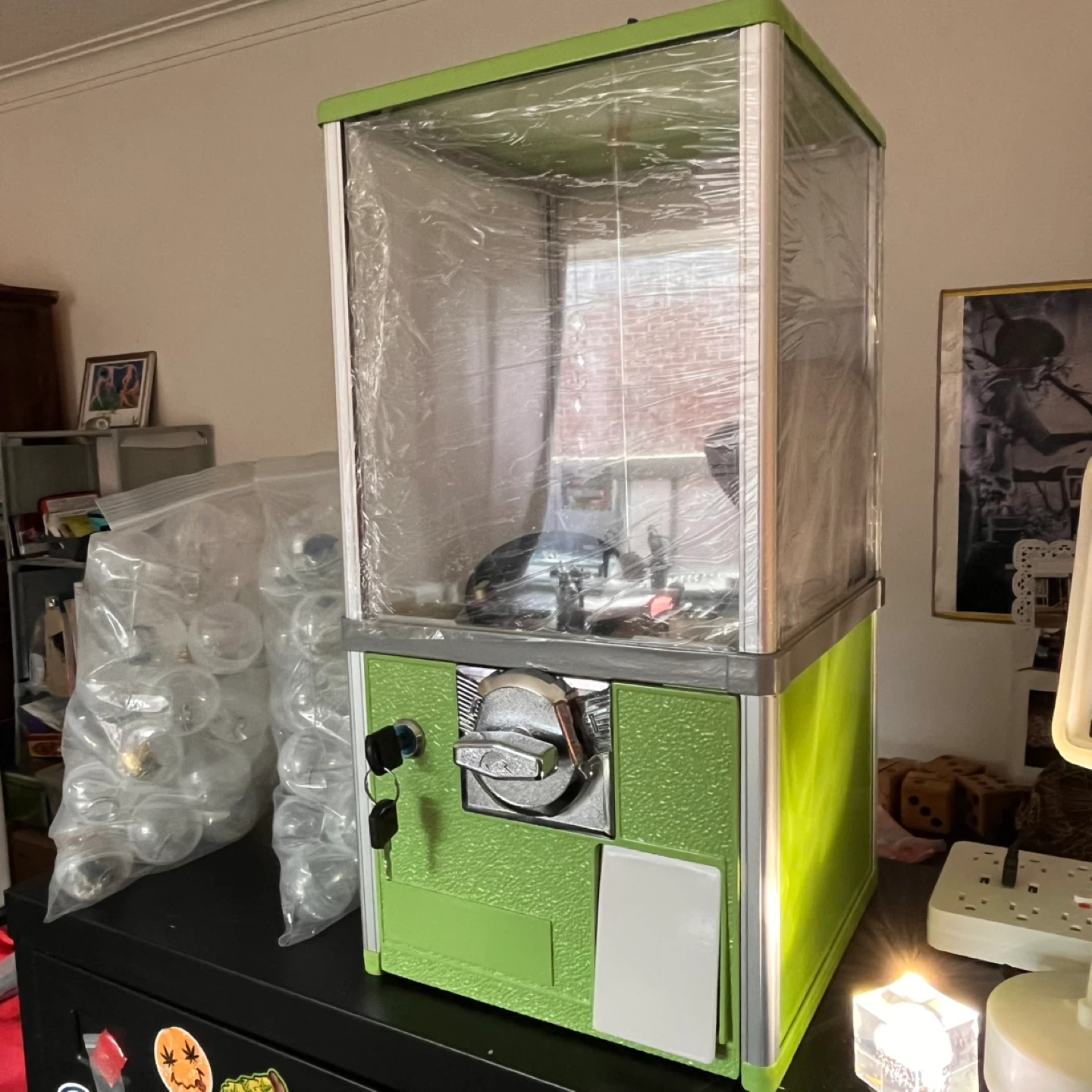 Ring Dispenser Vending Machine for Nail Salon