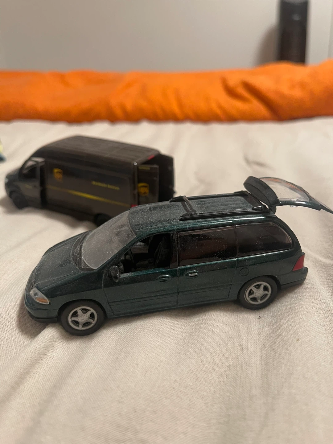 Set of 3 Die-Cast Toy Cars - photo 3