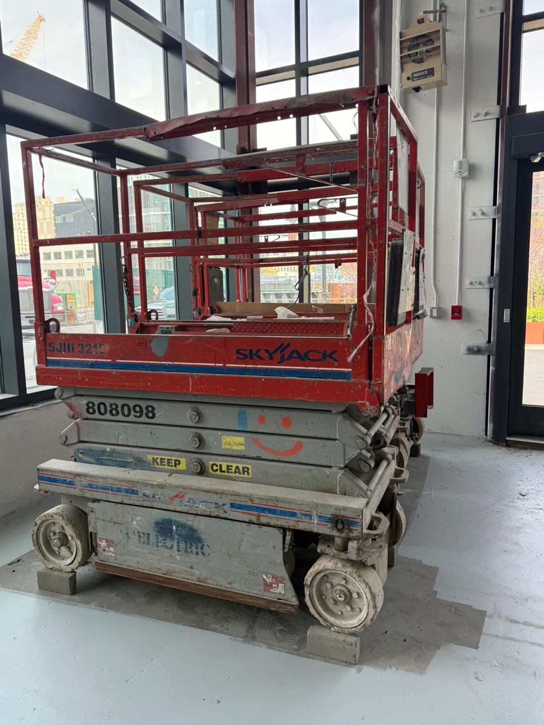 Skyjack Electric Scissor Lift - photo 3