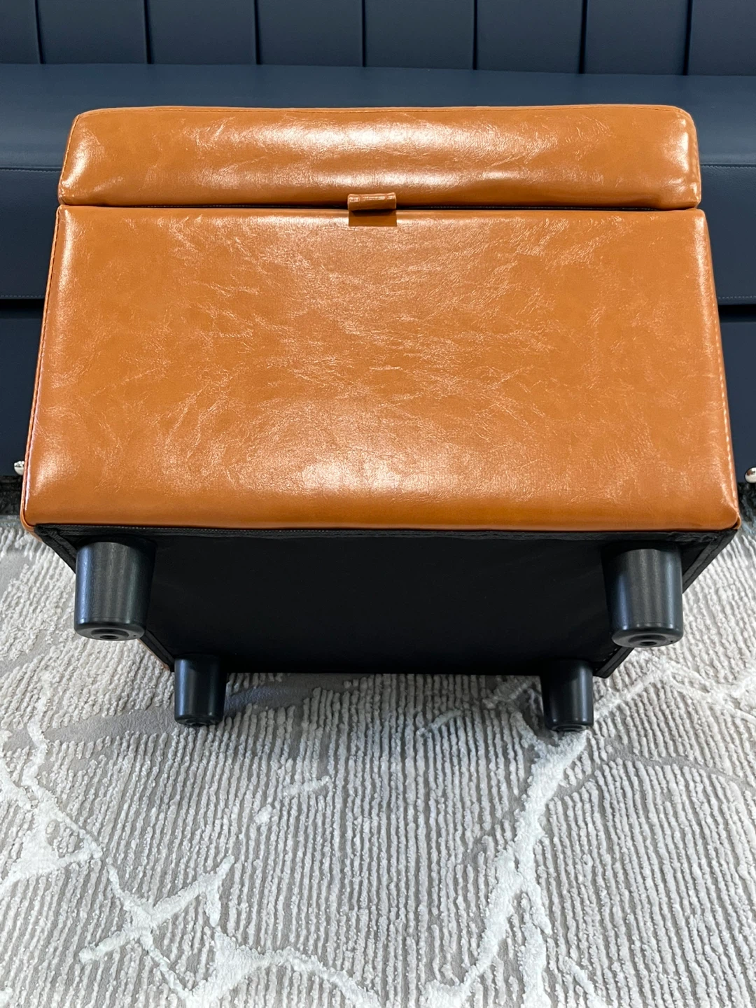 Quality Ottoman w/ Storage - photo 3