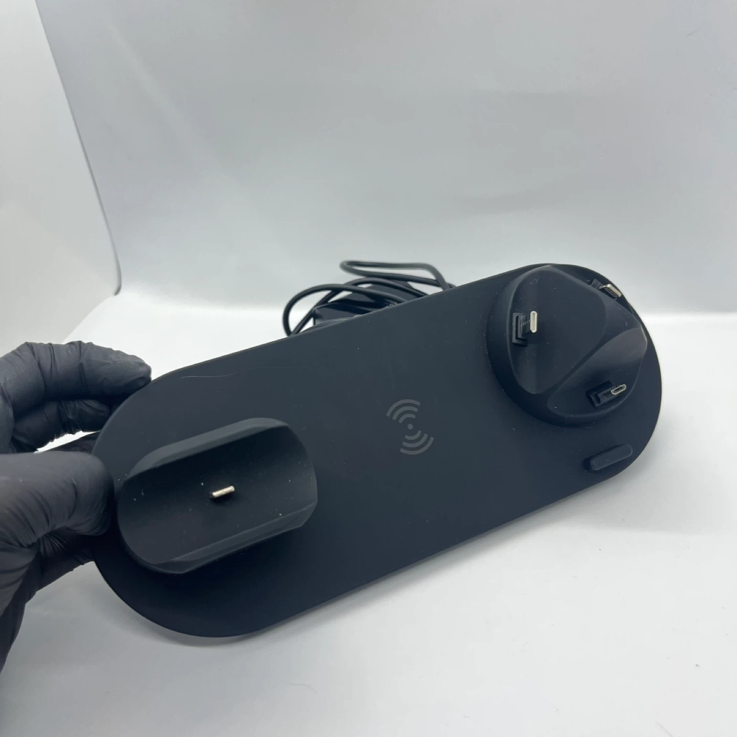 Multi- Charging dock: IPhone, Android, AirPods, Android, etc.