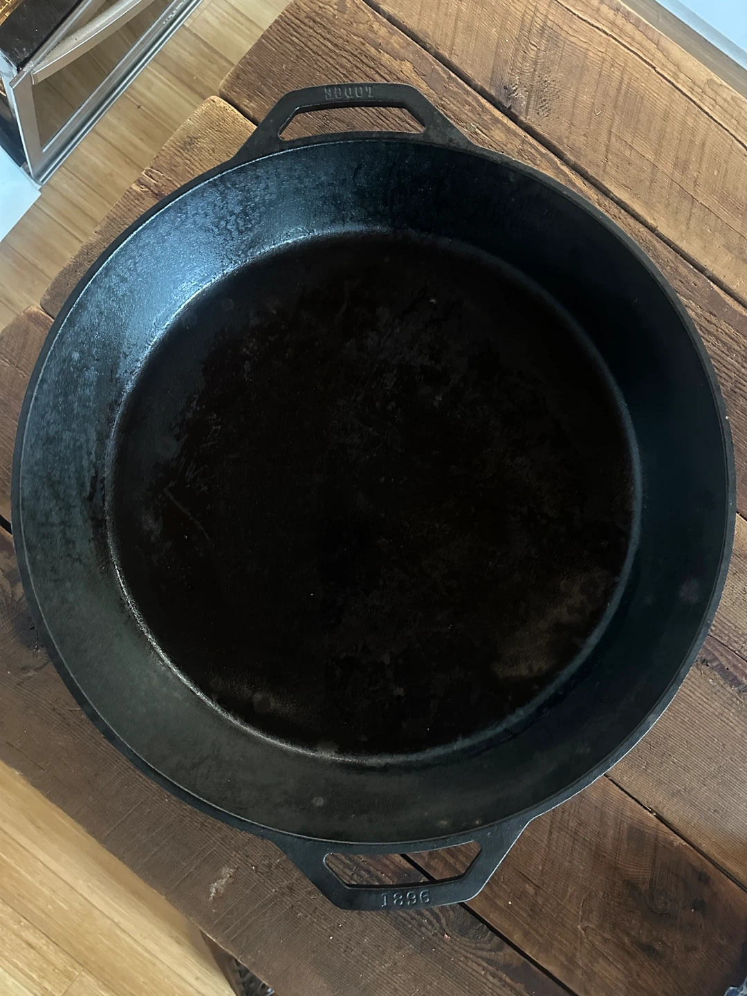 LODGE XL CAST IRON SKILLET 17” DOUBLE HANDLE FRYING PAN - photo 3
