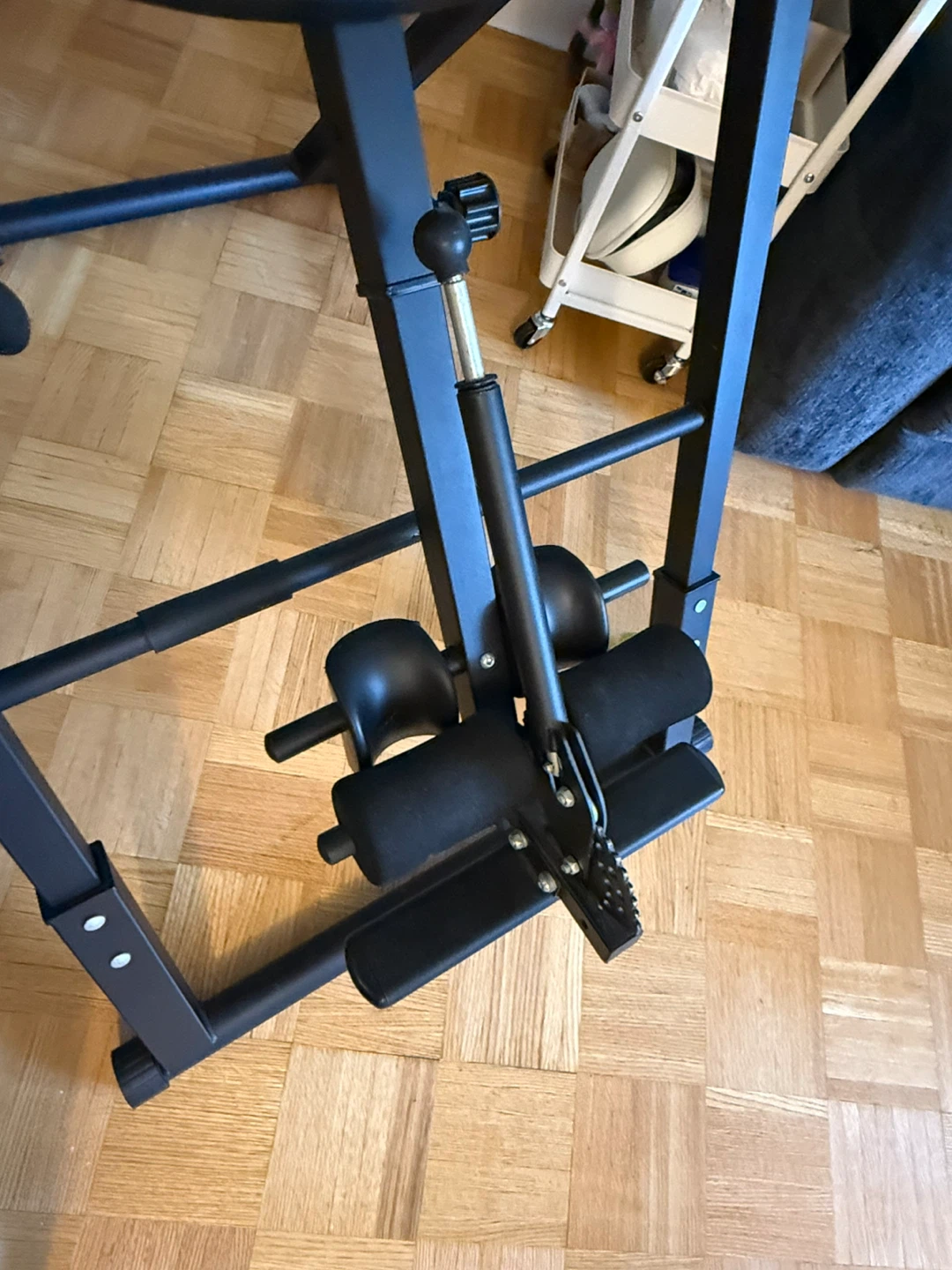 84 Acres Fitness Inversion Table - photo 4