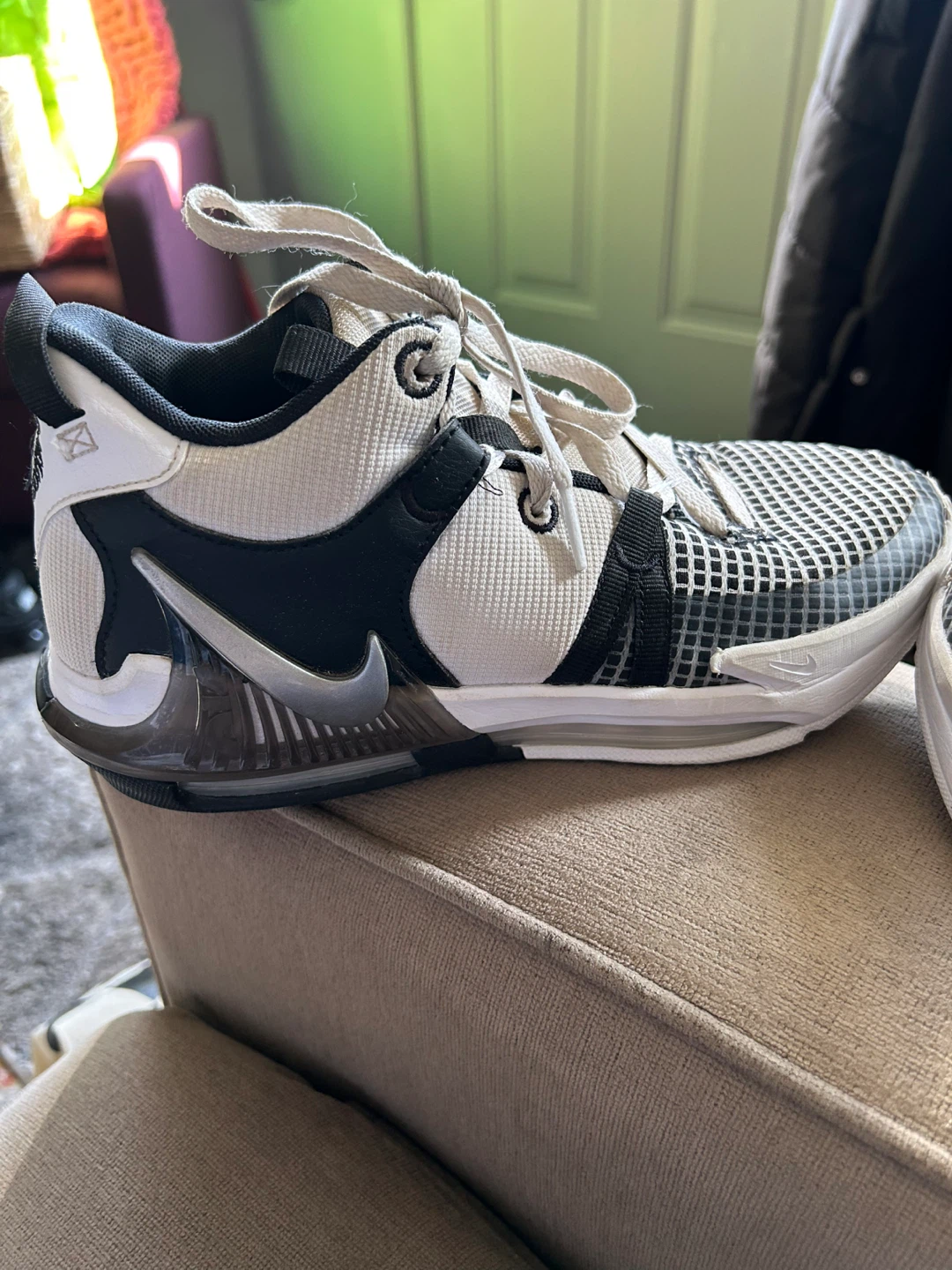 Nike Lebron Witness 5 Basketball Shoes - photo 2