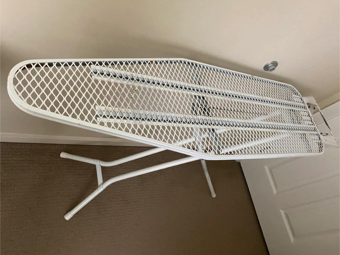 🌱White Folding Ironing Board with Floral Cover - photo 2