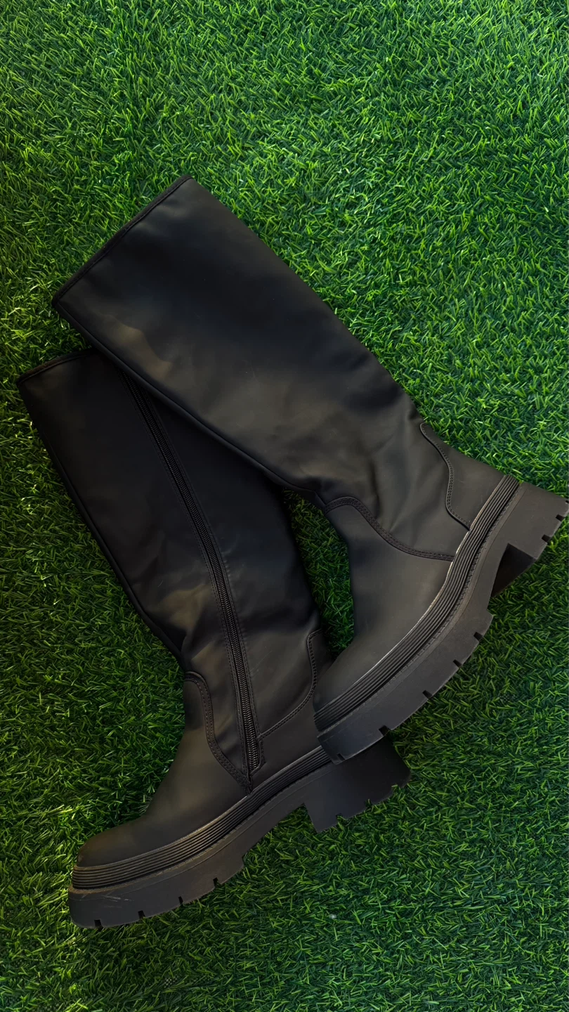Black Knee-High Chunky Boots