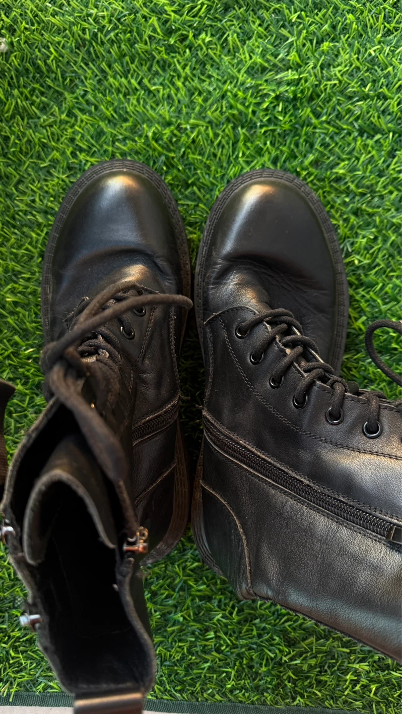 Black Leather Combat Boots with Side Zippers - photo 2