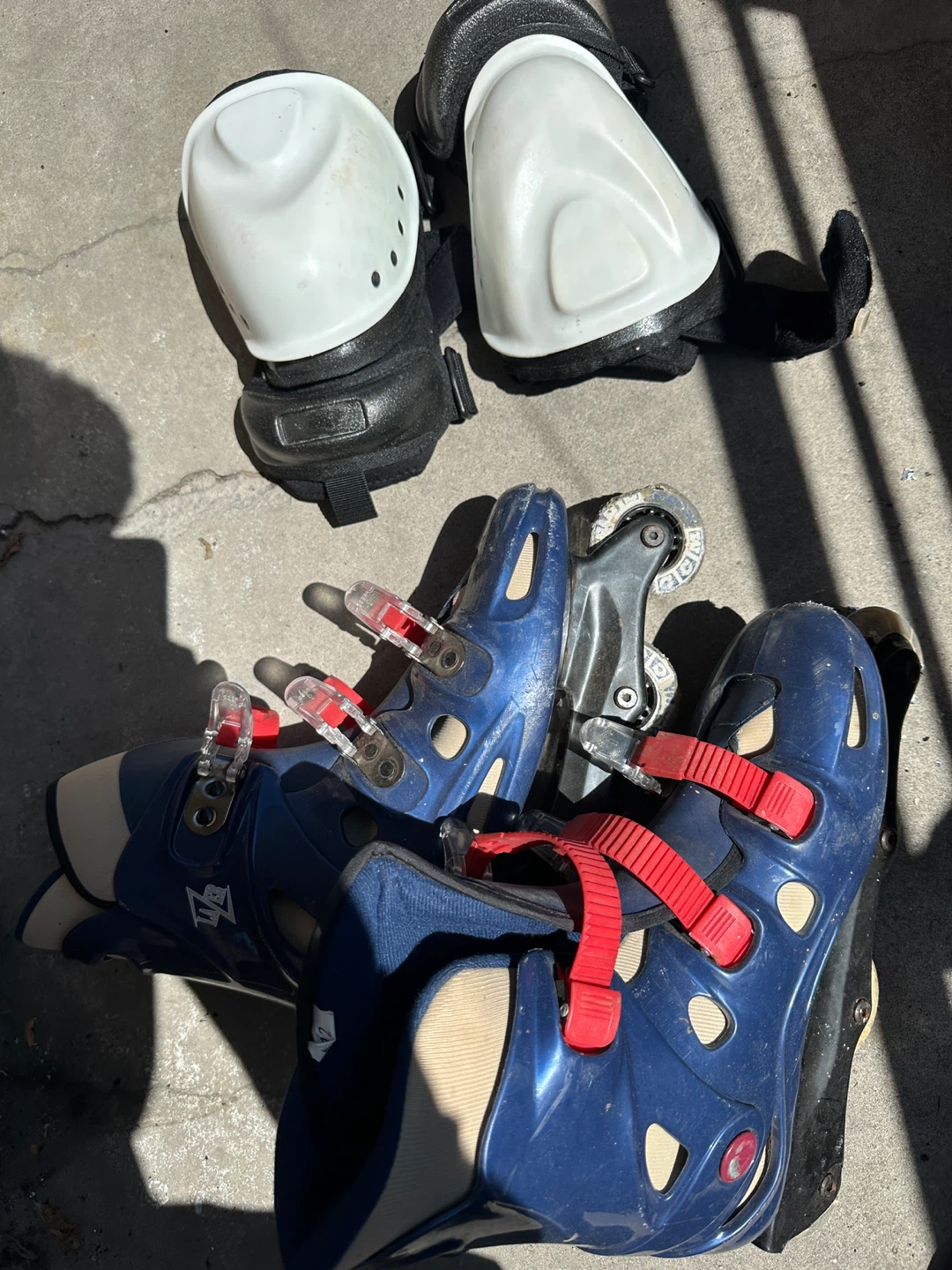 Blue Rollerblades with Red Straps - photo 2