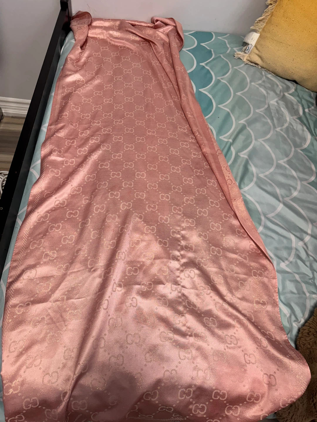 Gucci GG Monogram Pink Scarf - photo 4