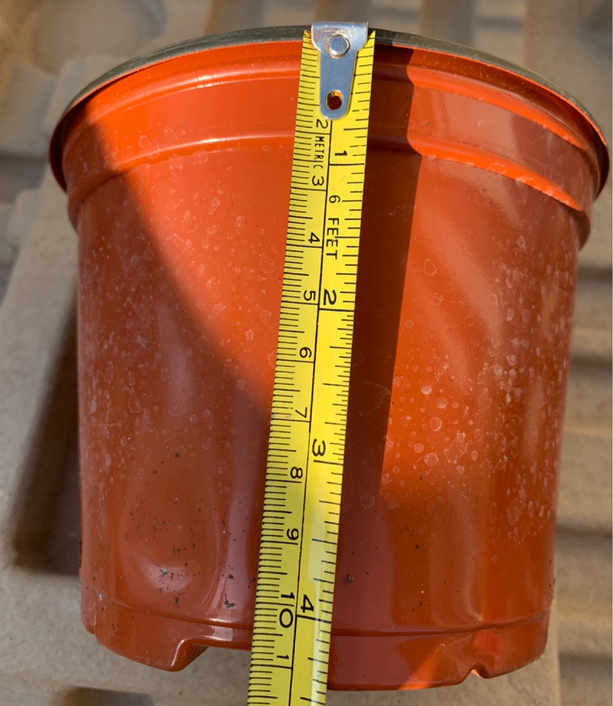 Plastic Plant Pots , 3 for $1,- Orange