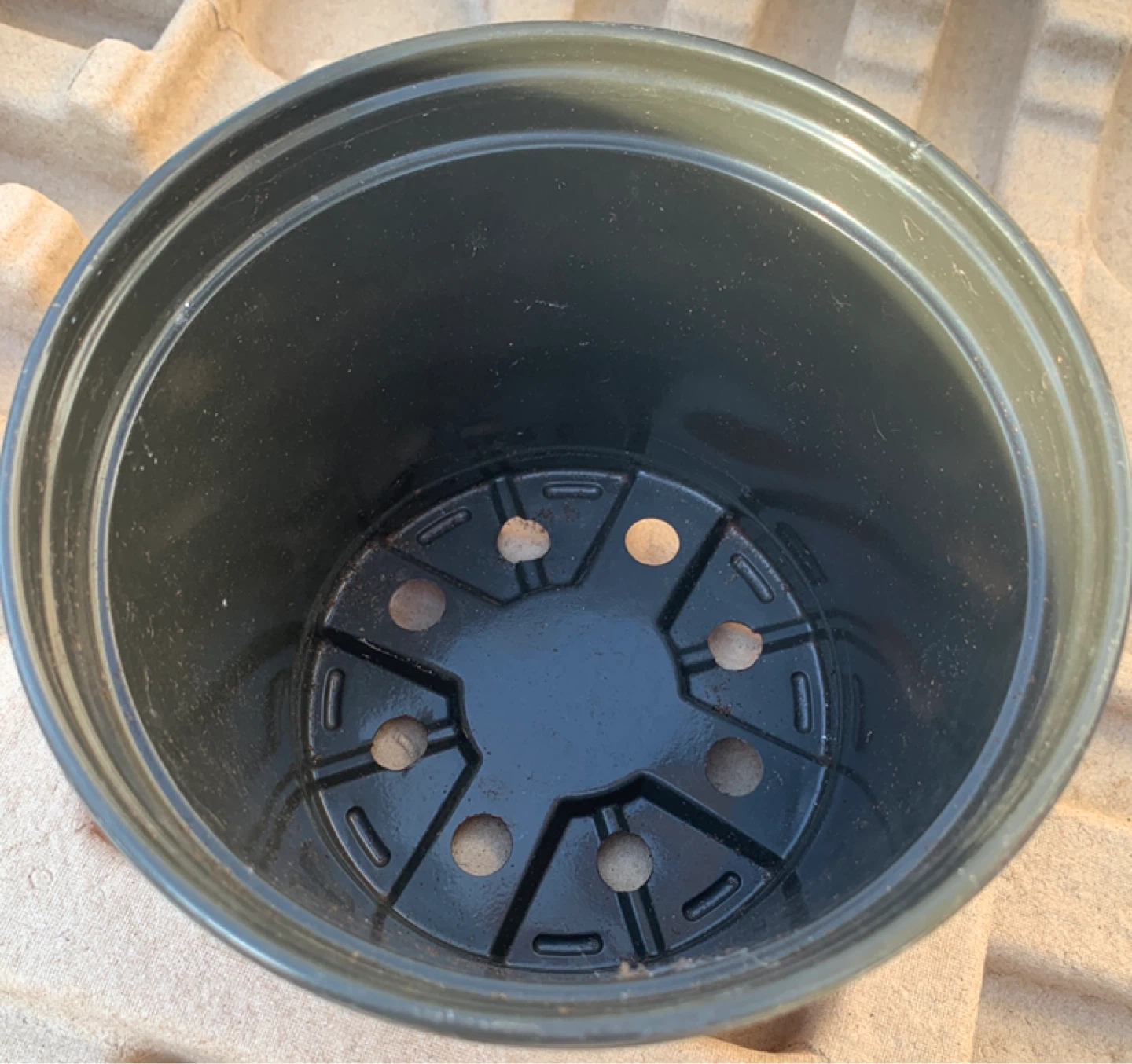 Plastic Plant Pots , 3 for $1,- Orange - photo 3