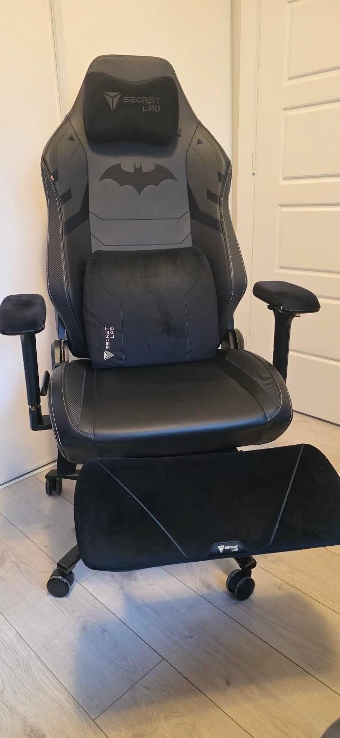 Secretlab TITAN Evo Batman Edition Gaming Chair - photo 2