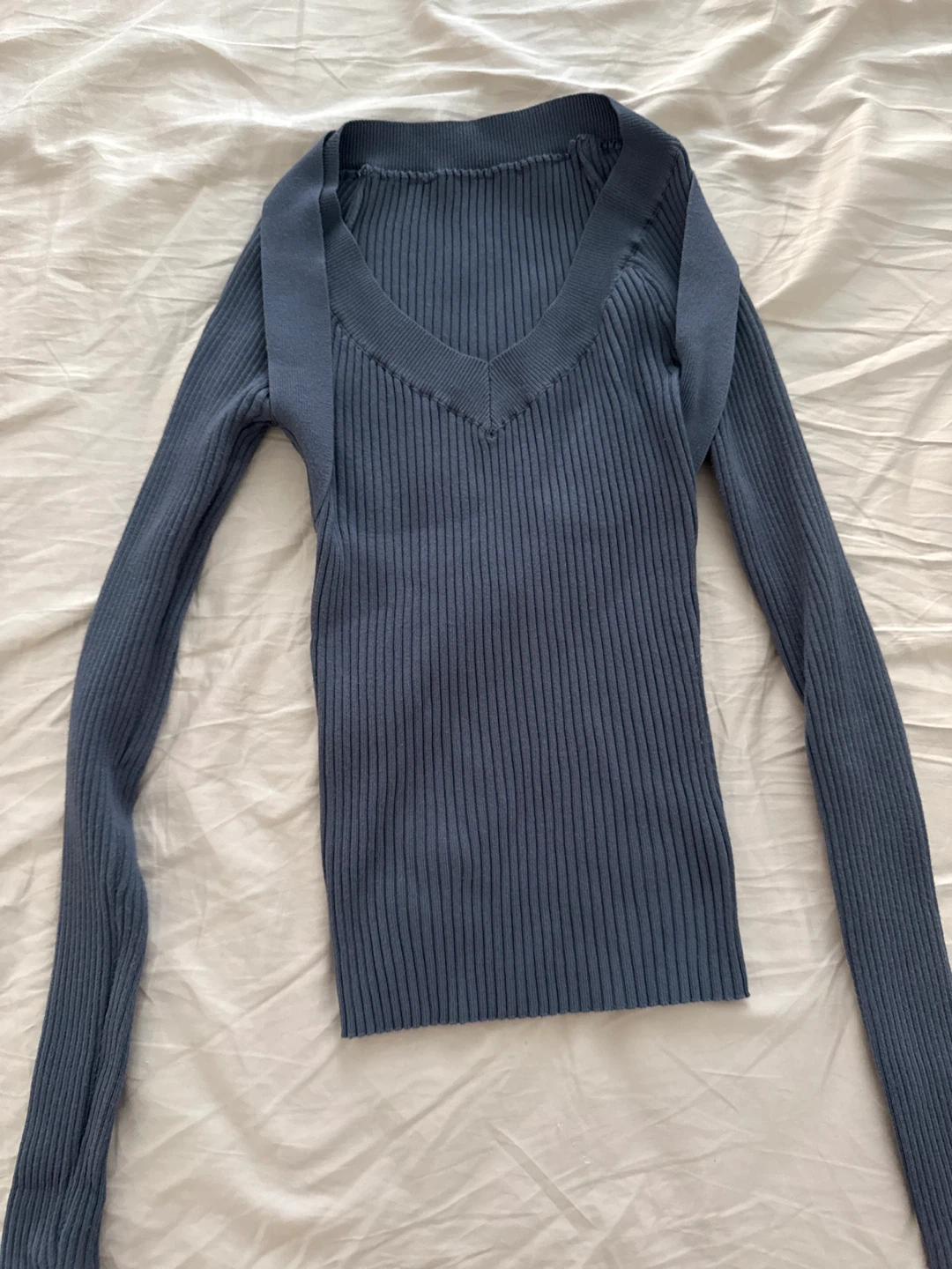 Like New Ribbed V-Neck Long Sleeve Top - photo 2