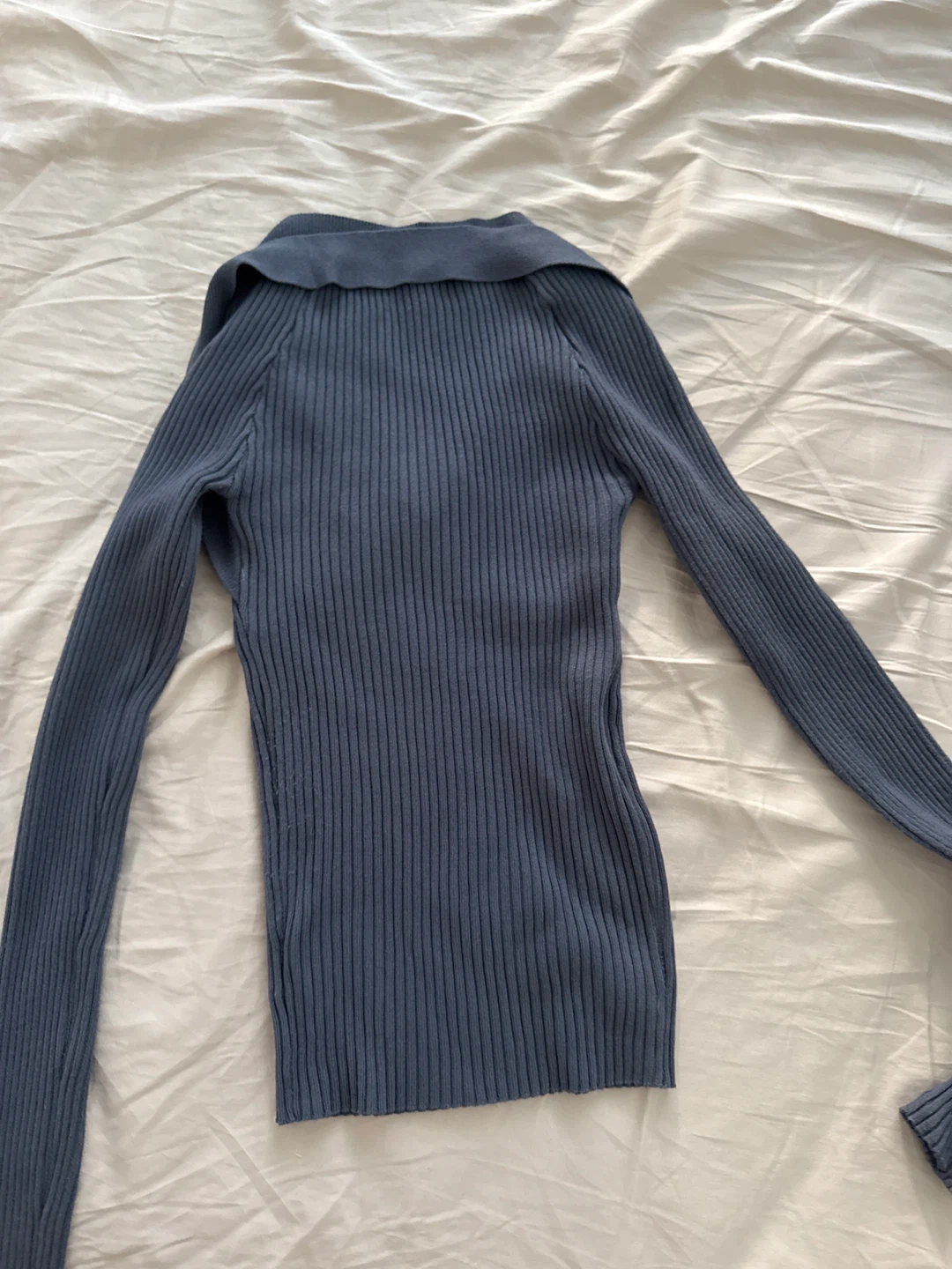 Like New Ribbed V-Neck Long Sleeve Top - photo 4