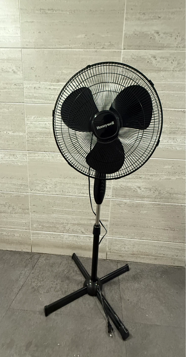 Honeywell Pedestal Fan - Black