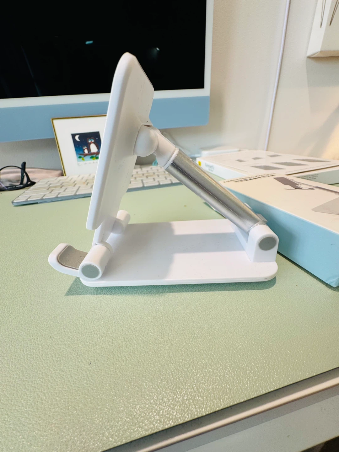 White Folding Desktop Phone Stand - photo 2