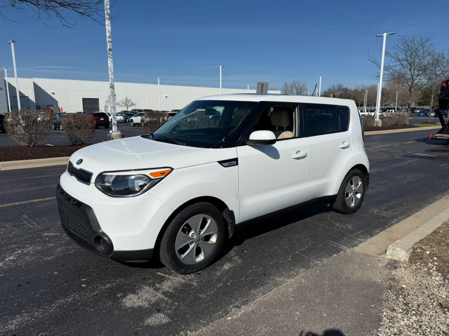 White Kia Soul