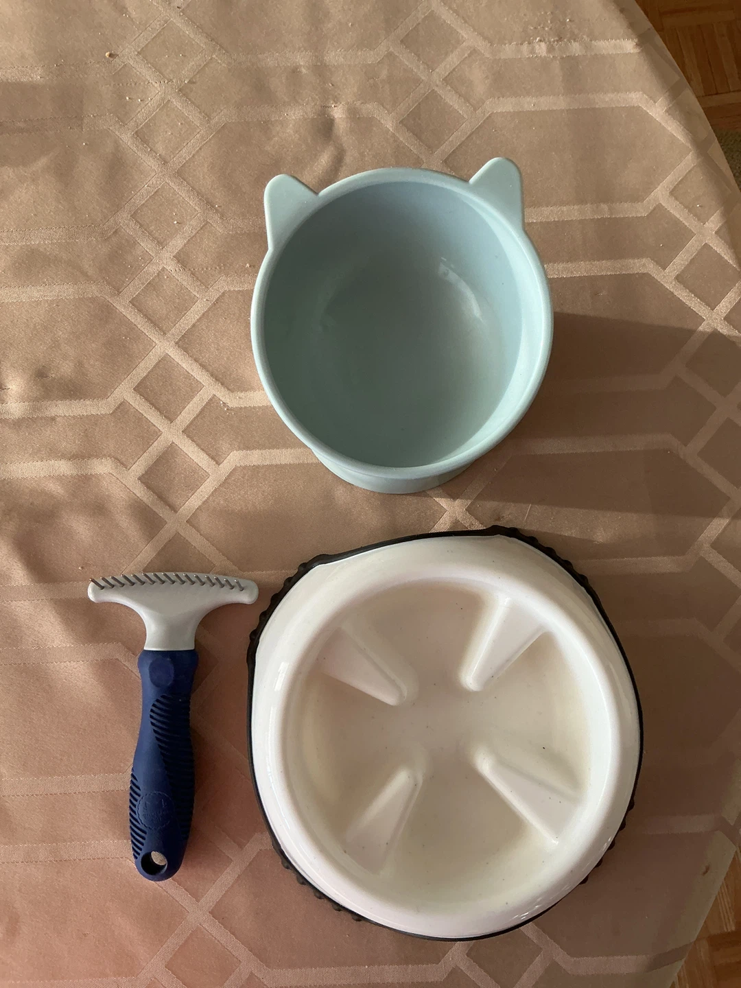Pet Bowls and Grooming Rake Set