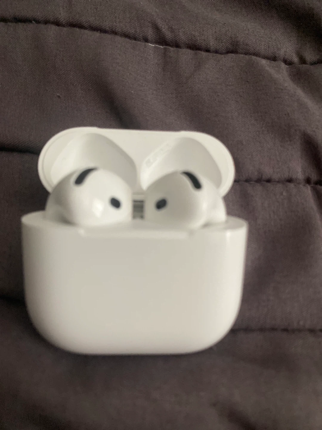Apple AirPods 4s