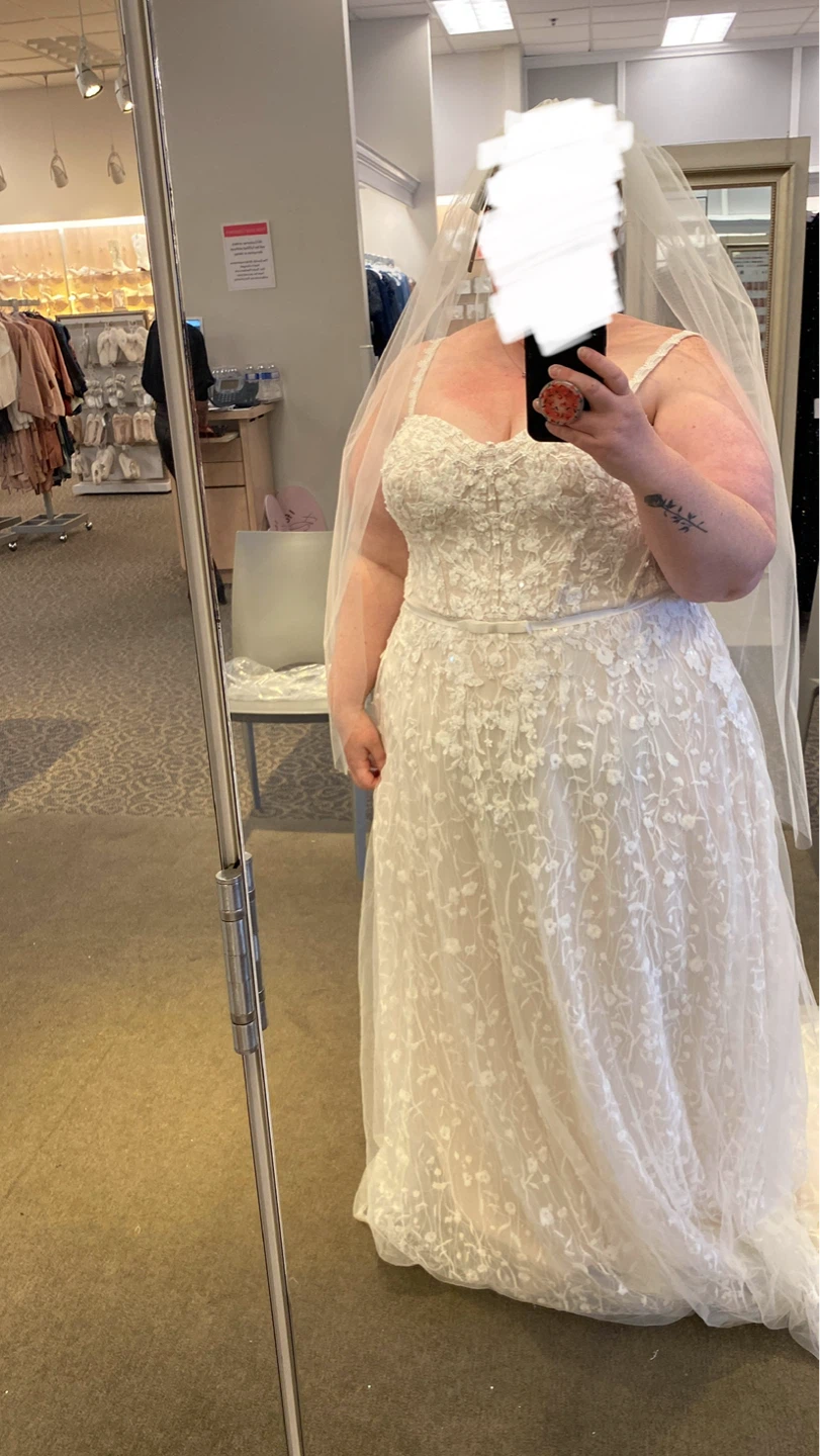 White Lace Wedding Dress with Spaghetti Straps - photo 5