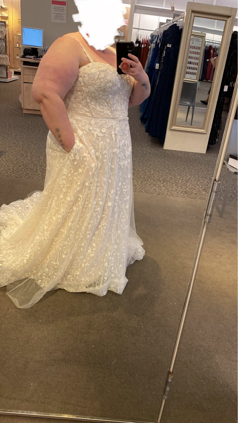 White Lace Wedding Dress with Spaghetti Straps - photo 4