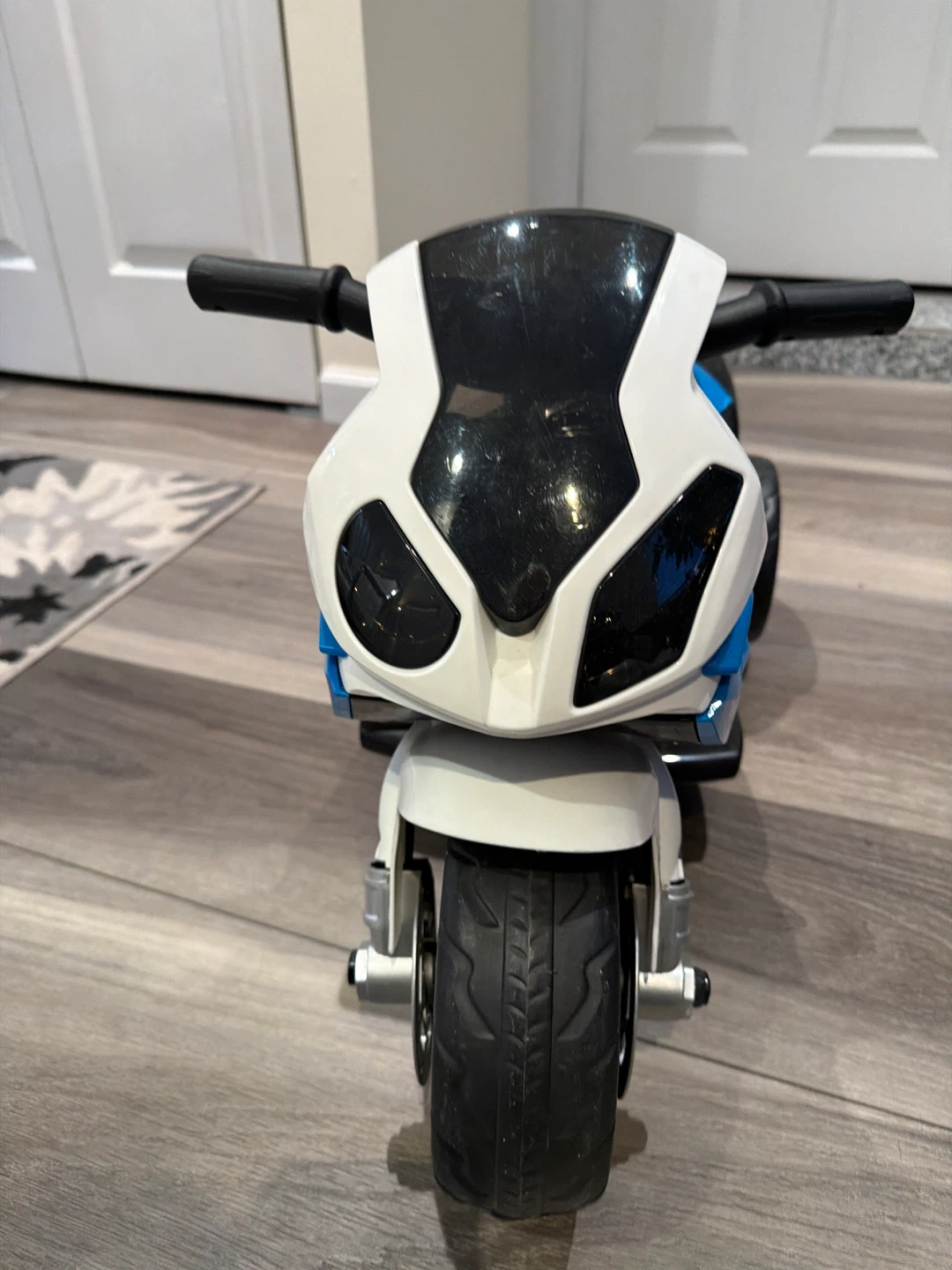 NEW: BMW S 1000 RR Ride-On Toy Motorcycle - photo 5