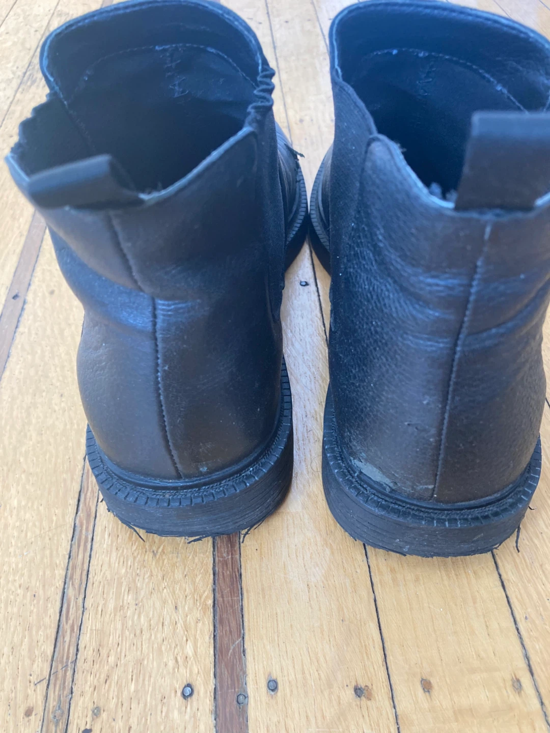 Kenneth Cole Black Leather Chelsea Boots - photo 2