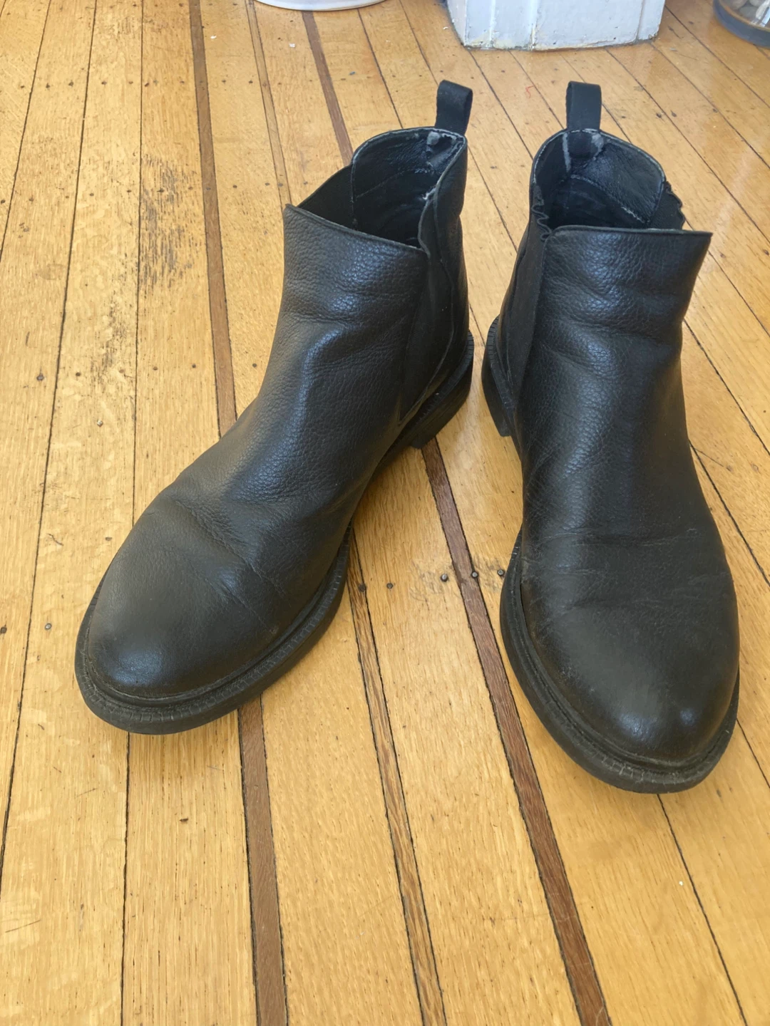 Kenneth Cole Black Leather Chelsea Boots