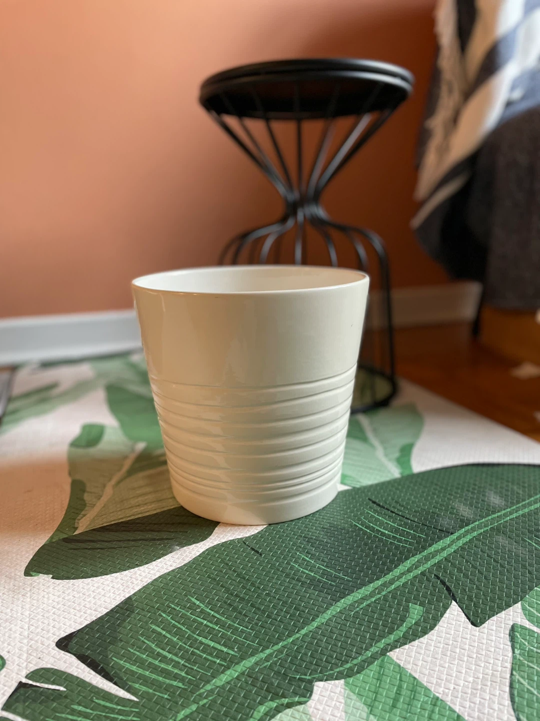 White Ceramic Plant Pot - photo 2