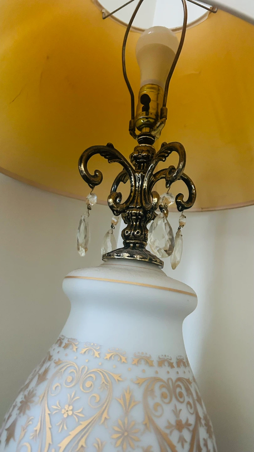 Vintage Table Lamp with Crystal Accents - photo 2
