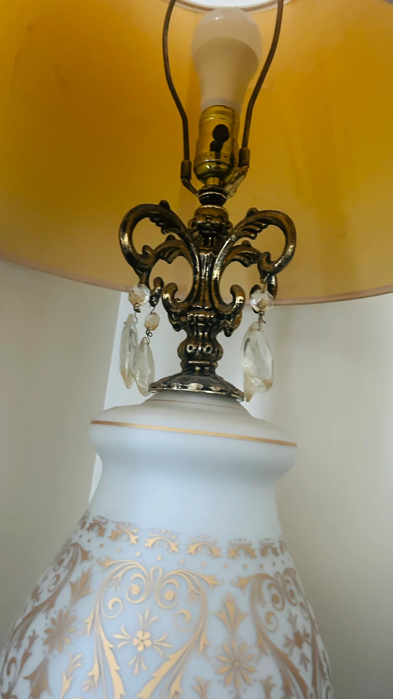 Vintage Table Lamp with Crystal Accents - photo 3