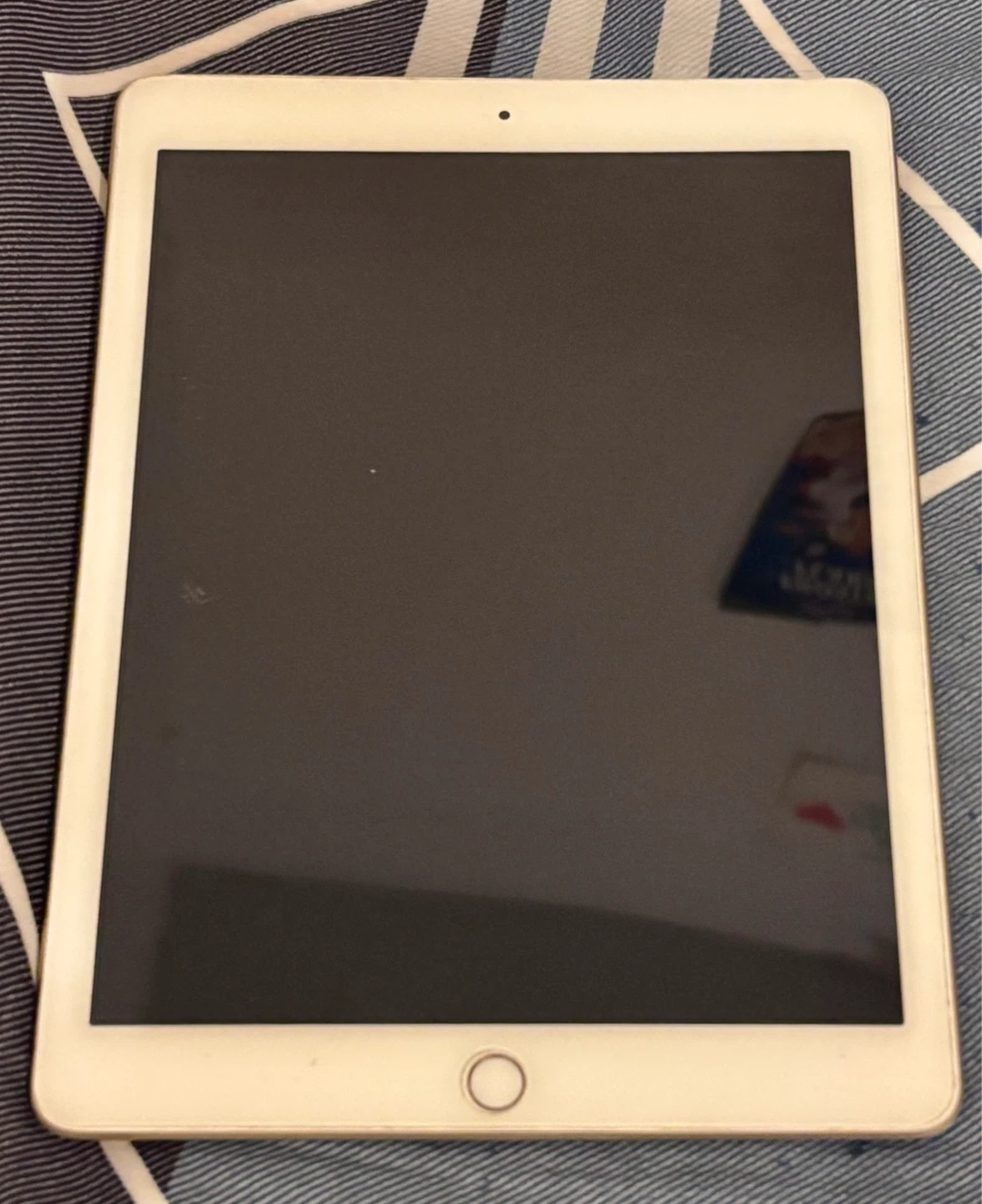 Gold Apple iPad With Charger