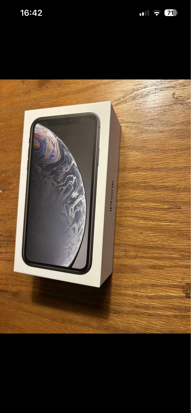 Apple iPhone XR - photo 2