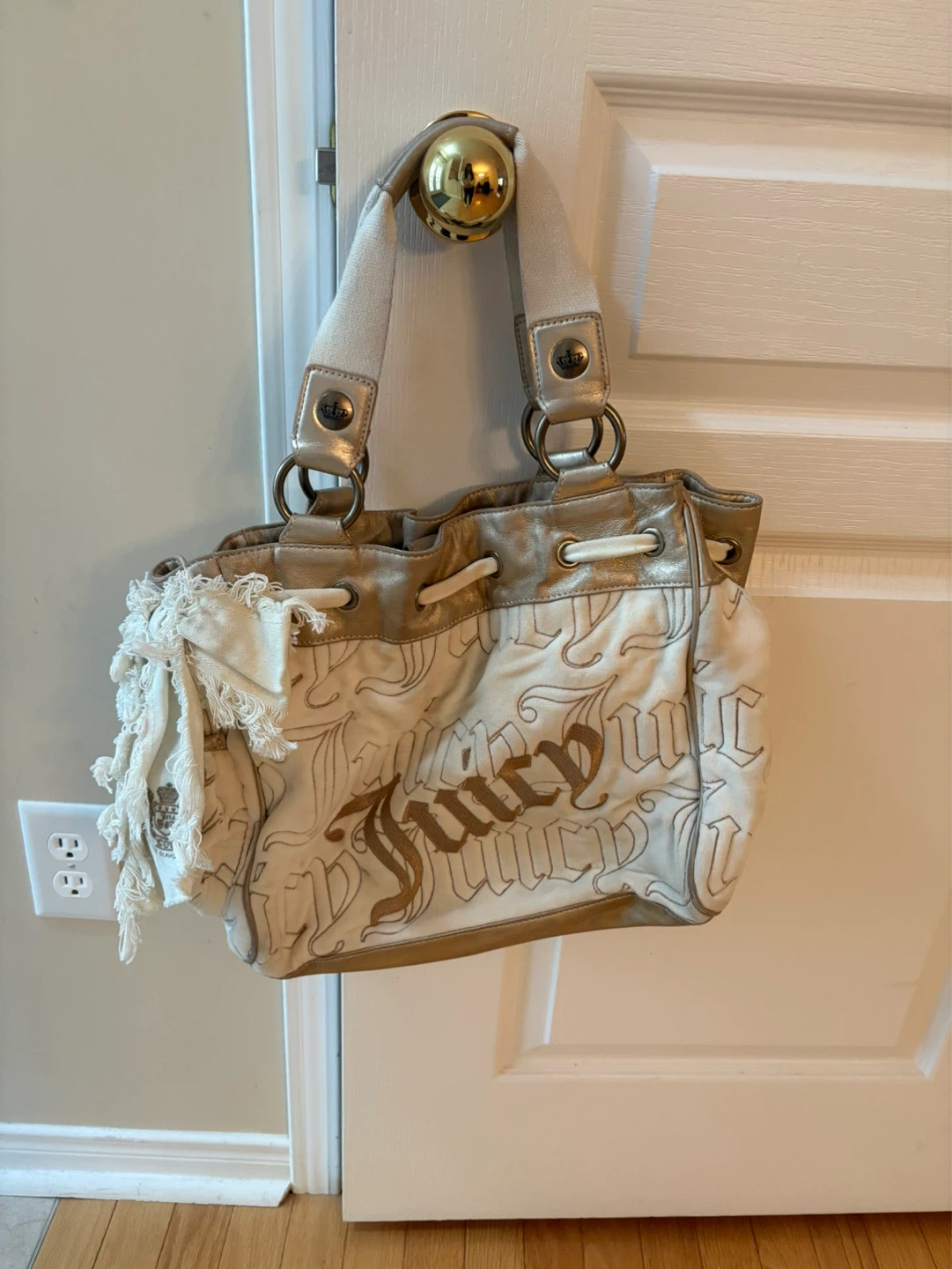 Juicy Couture Shoulder Bag - Cream & Gold