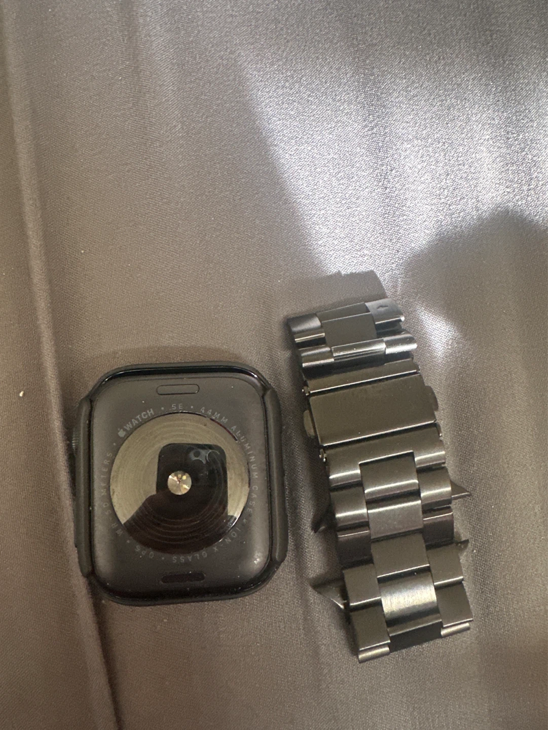 Apple Watch SE (2nd Gen) 44mm - photo 2