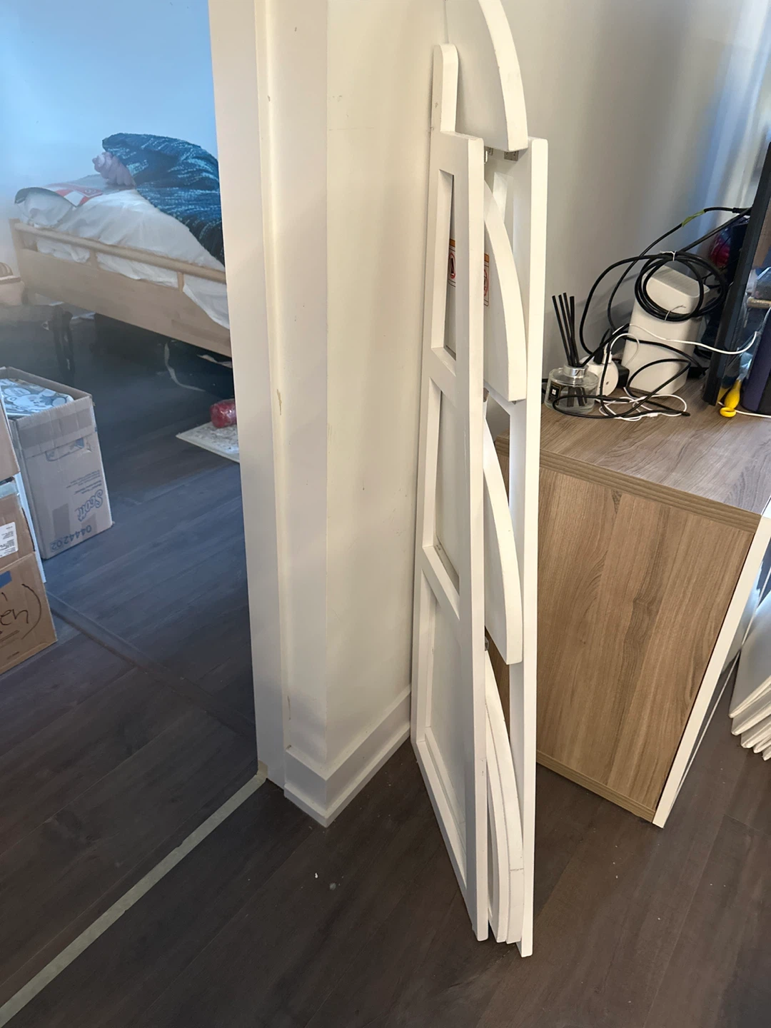 White Corner Shelf Unit 3 layers that can be folded