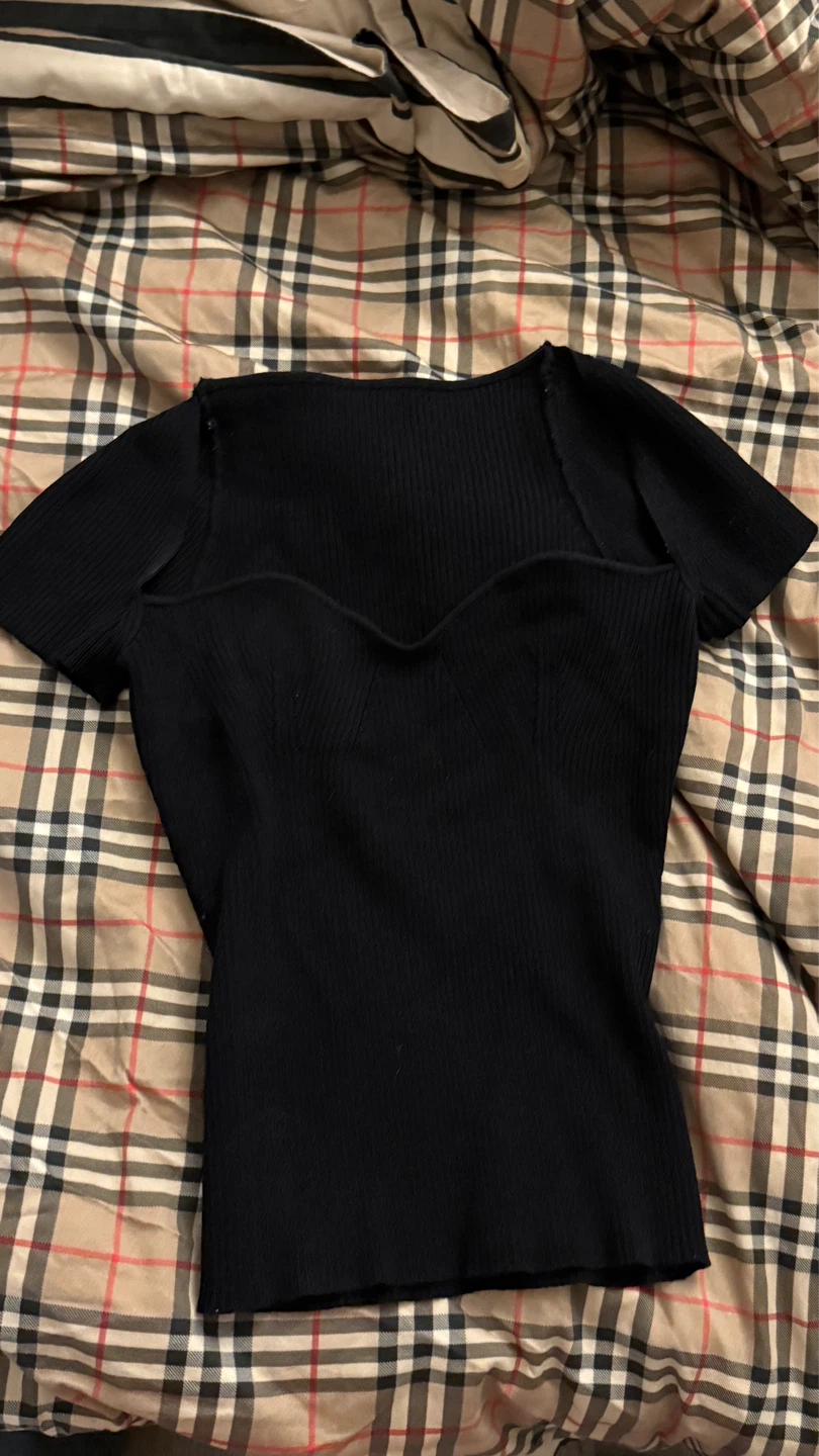 Black ribbed sweetheart neckline top - photo 2
