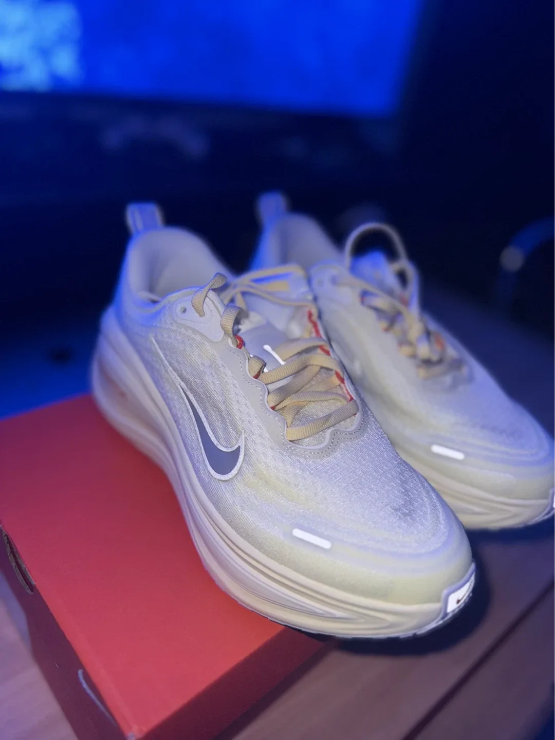 Nike Vomero Plus Run Shoes - Size 8 - photo 3