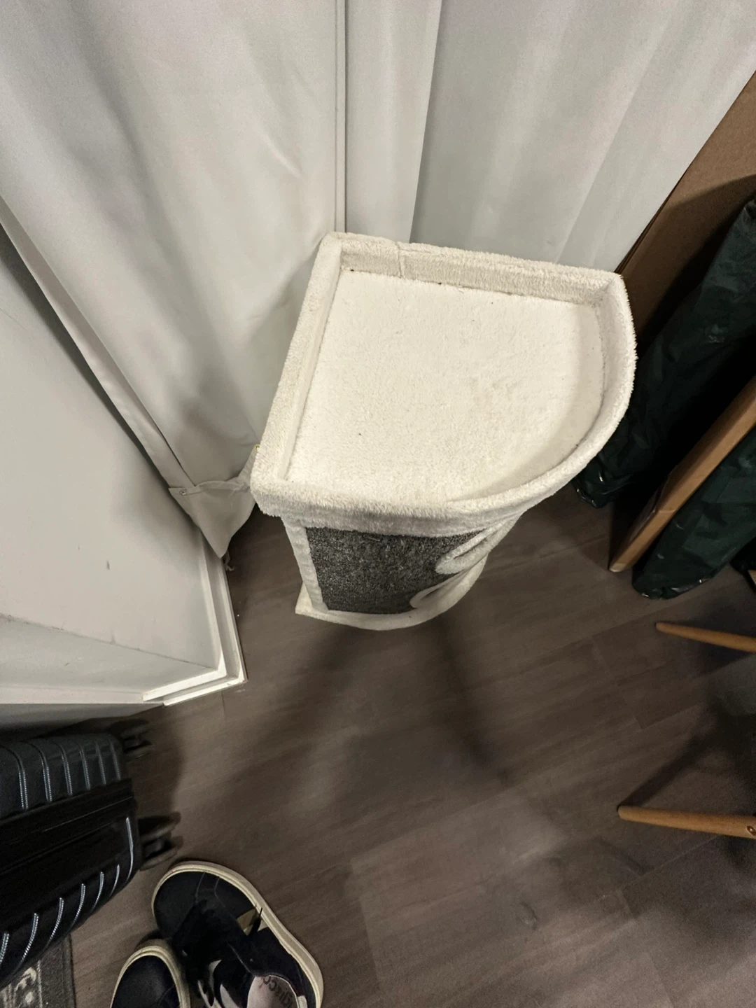 Cat Condo Tower with 2 Hidey Holes