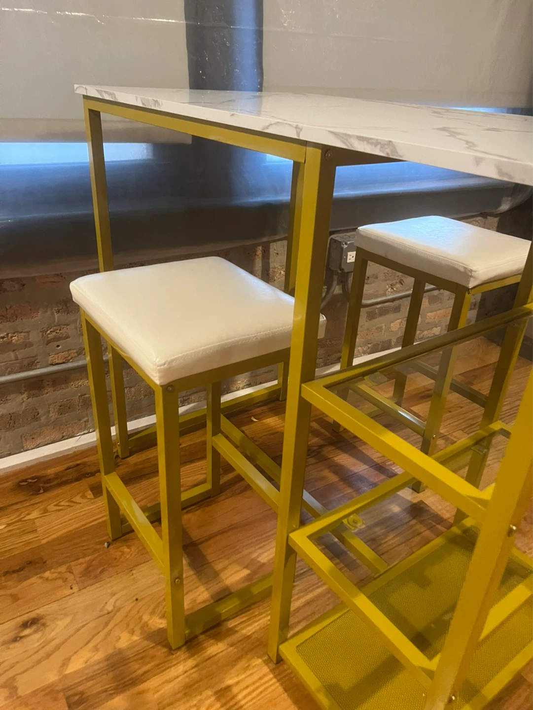 Height Table with 2 Stools - photo 4