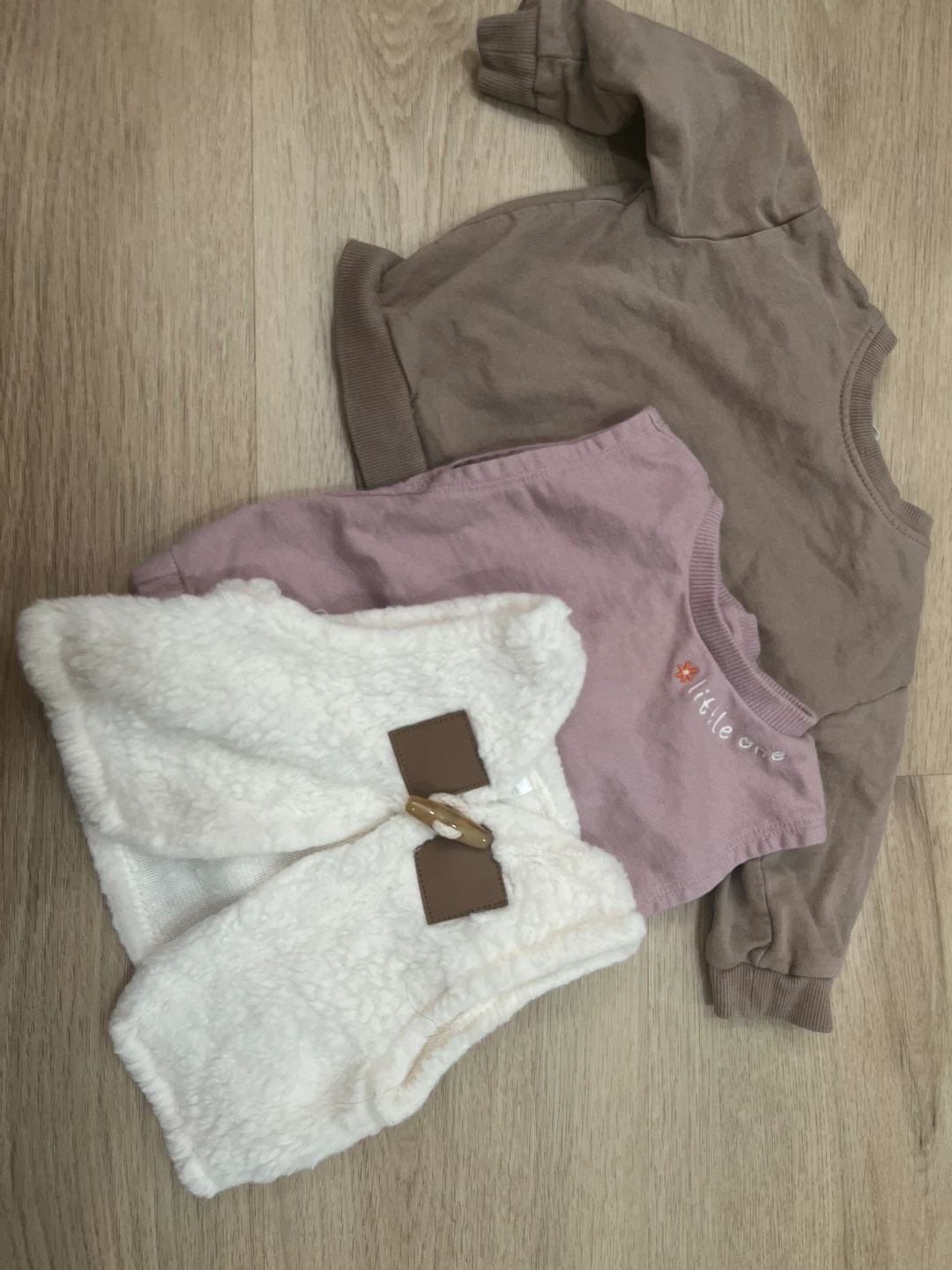 30 pz. Baby Girl Clothing Lot 0-6 - Various Brands