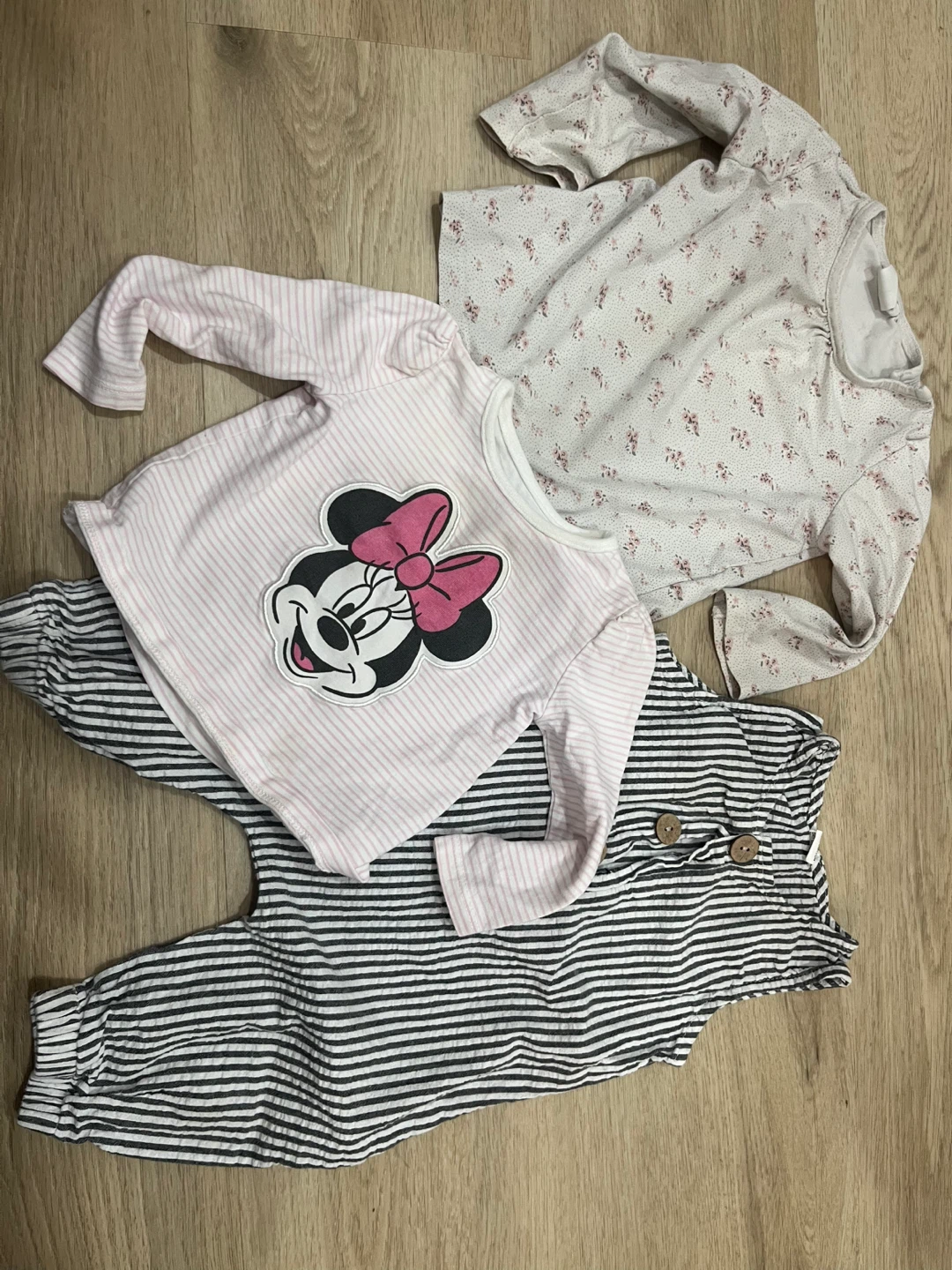 30 pz. Baby Girl Clothing Lot 0-6 - Various Brands - photo 5